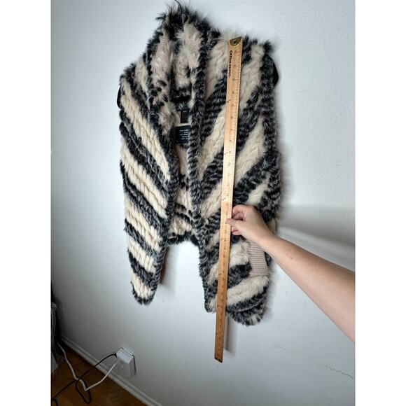 Marc by Marc Jacobs Cream Black Striped Knitted Soft Rabbit Fur Pocket Vest OS - Picture 14 of 16